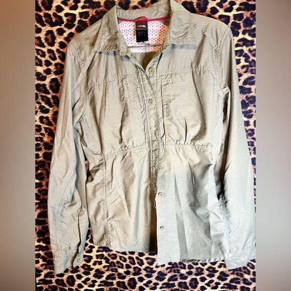 The North Face Button Down - Picture 1 of 3
